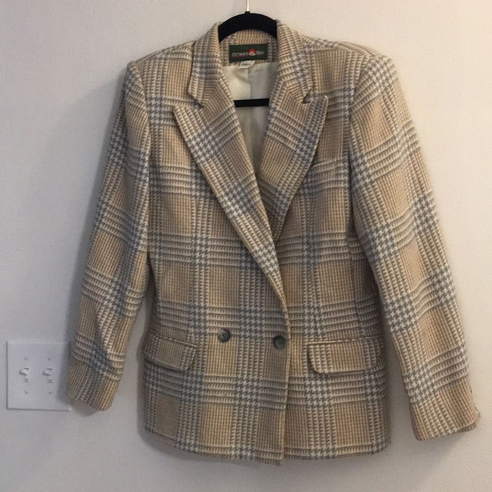 Outback Red plaid blazer.  Size 6